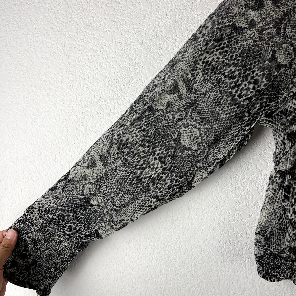 Free People RomaTop Womens Medium Snake Print‎ Smocked Sheer Puff Sleeve Ruffle